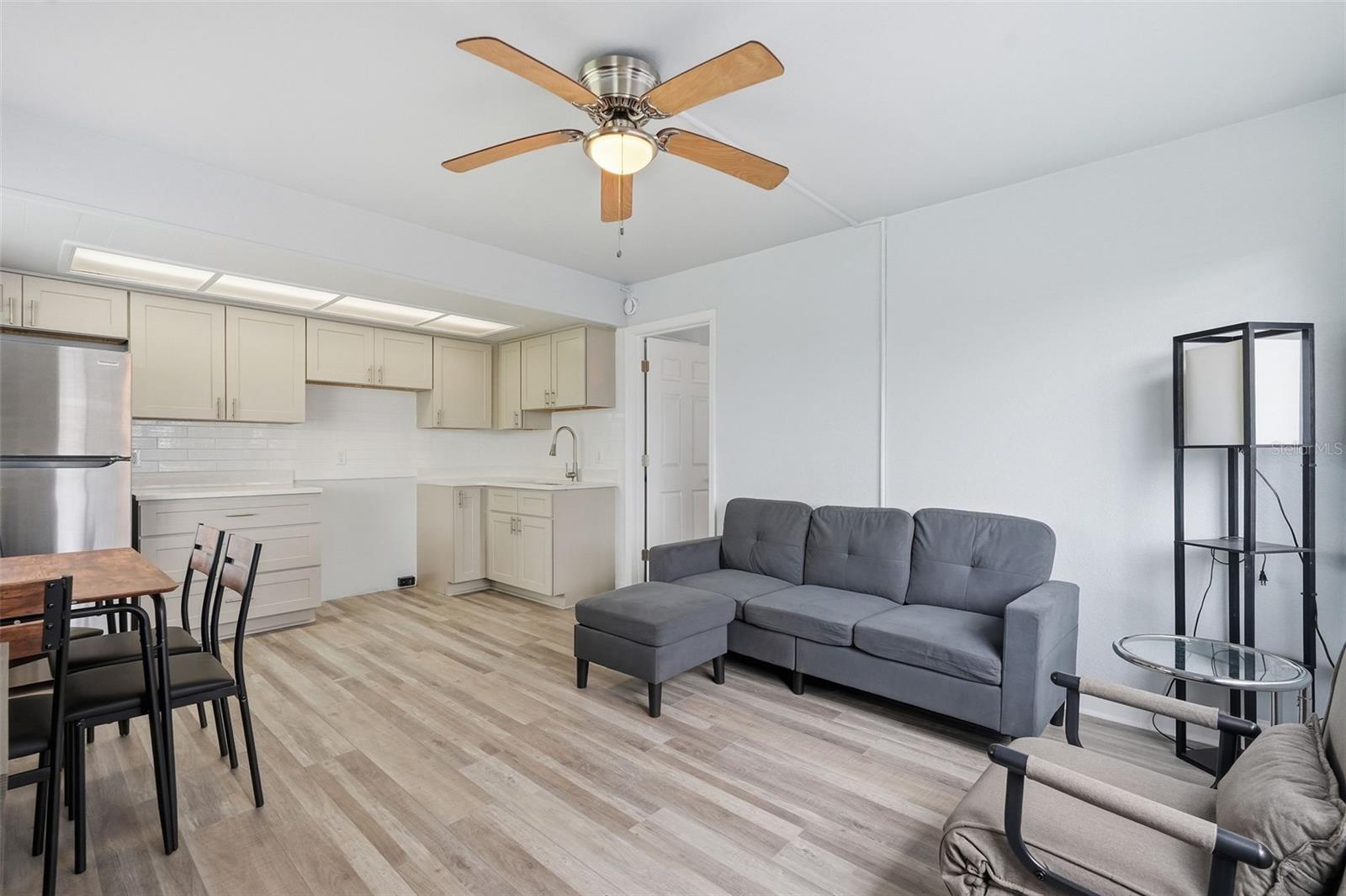 Image 6 of 25 For 17880 Gulf Boulevard 2