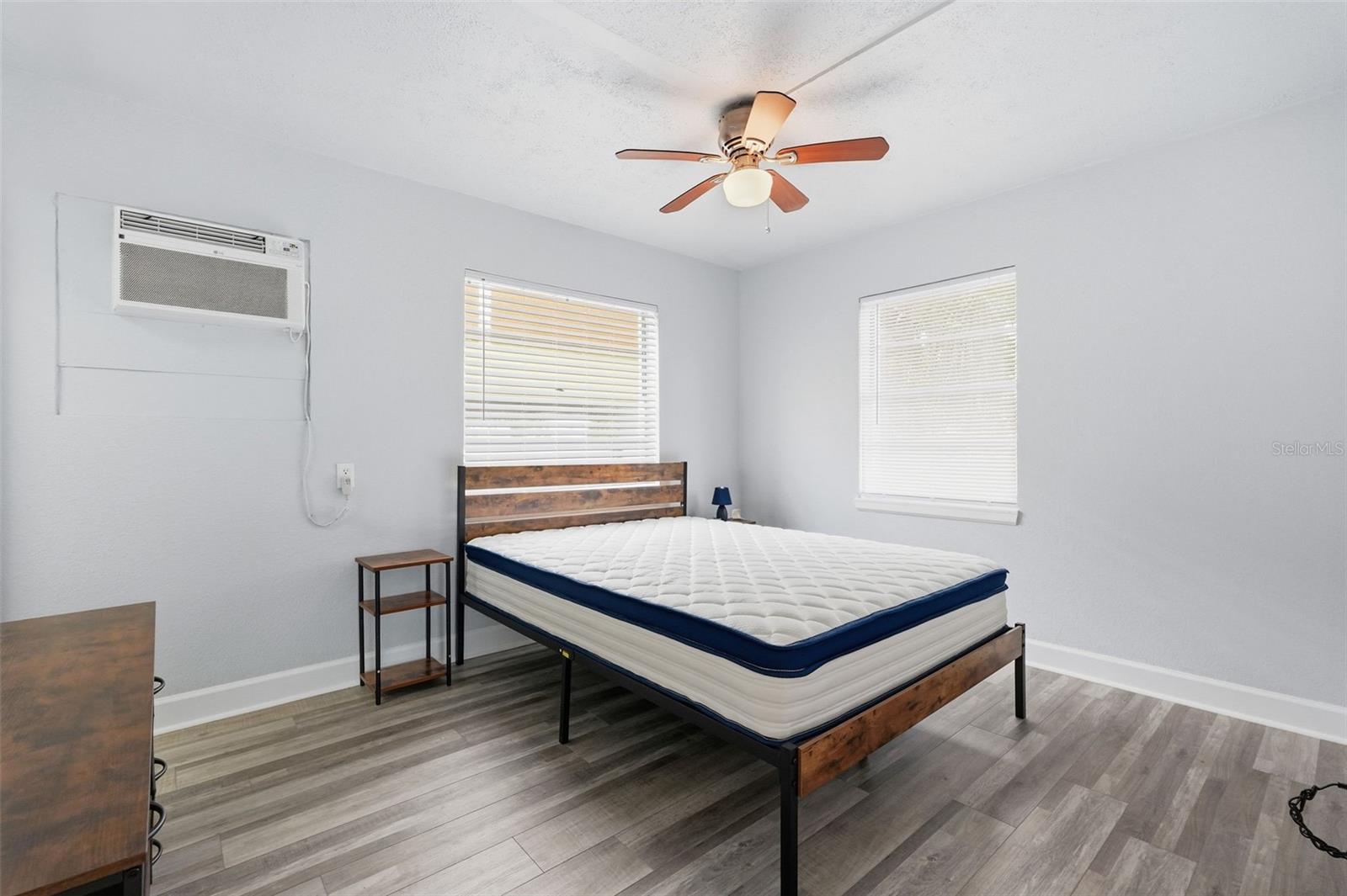 Image 9 of 25 For 17880 Gulf Boulevard 2
