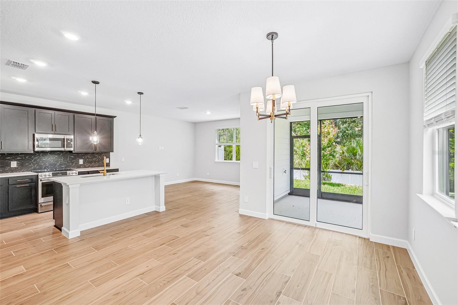 Image 14 of 59 For 7524 Deer Valley Circle