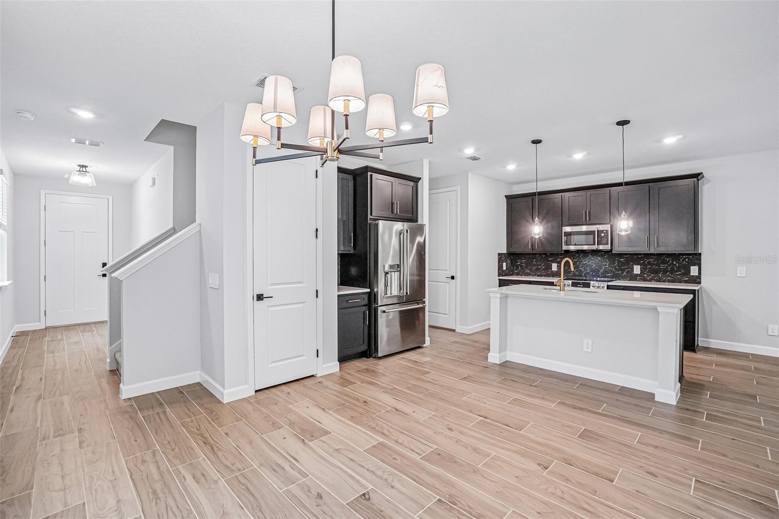 Image 19 of 59 For 7524 Deer Valley Circle