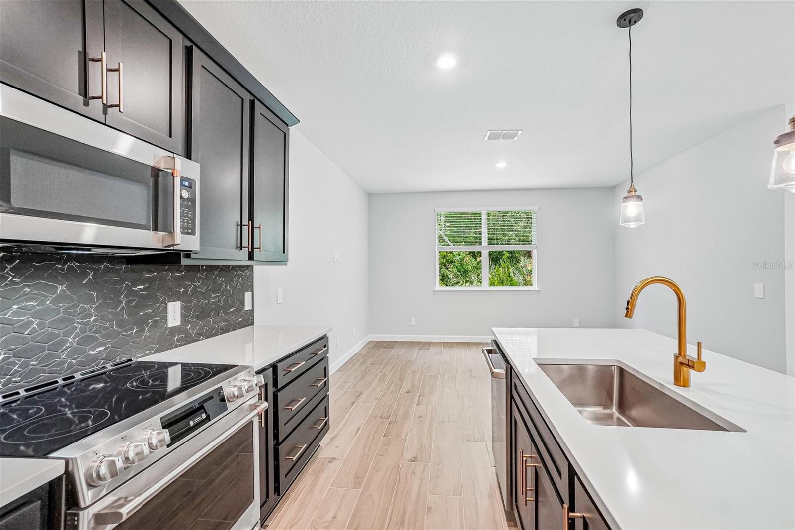 Image 30 of 59 For 7524 Deer Valley Circle
