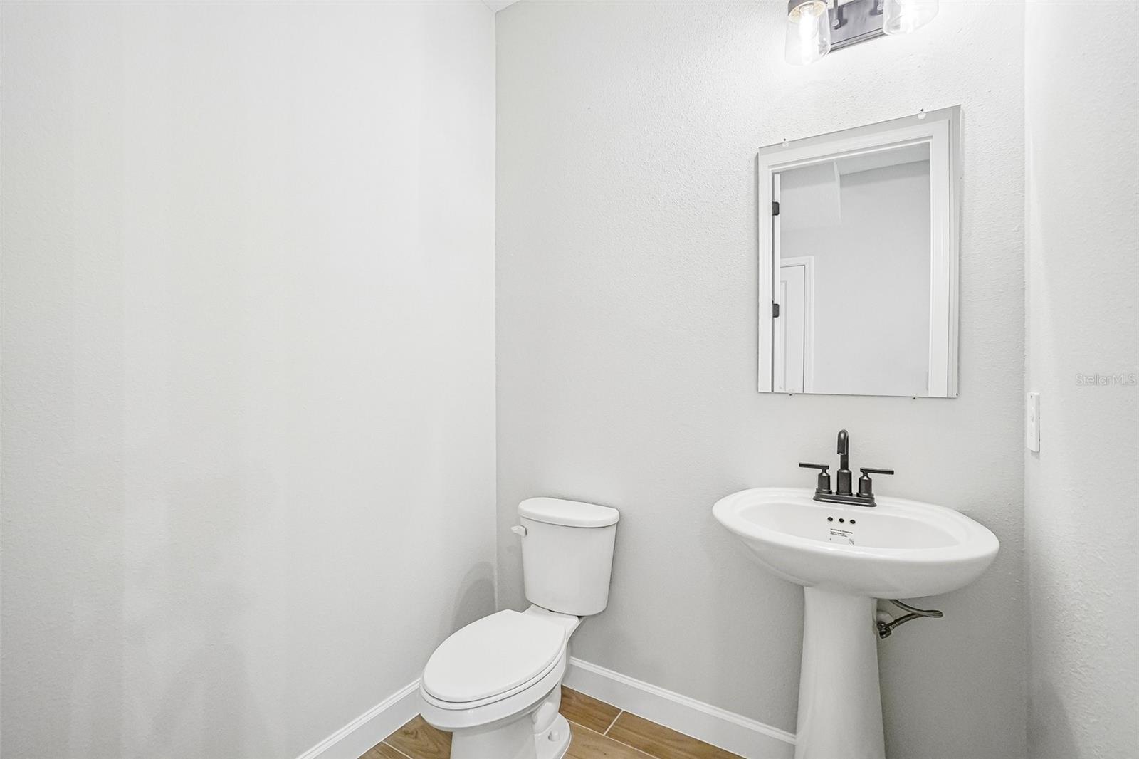 Image 35 of 59 For 7524 Deer Valley Circle