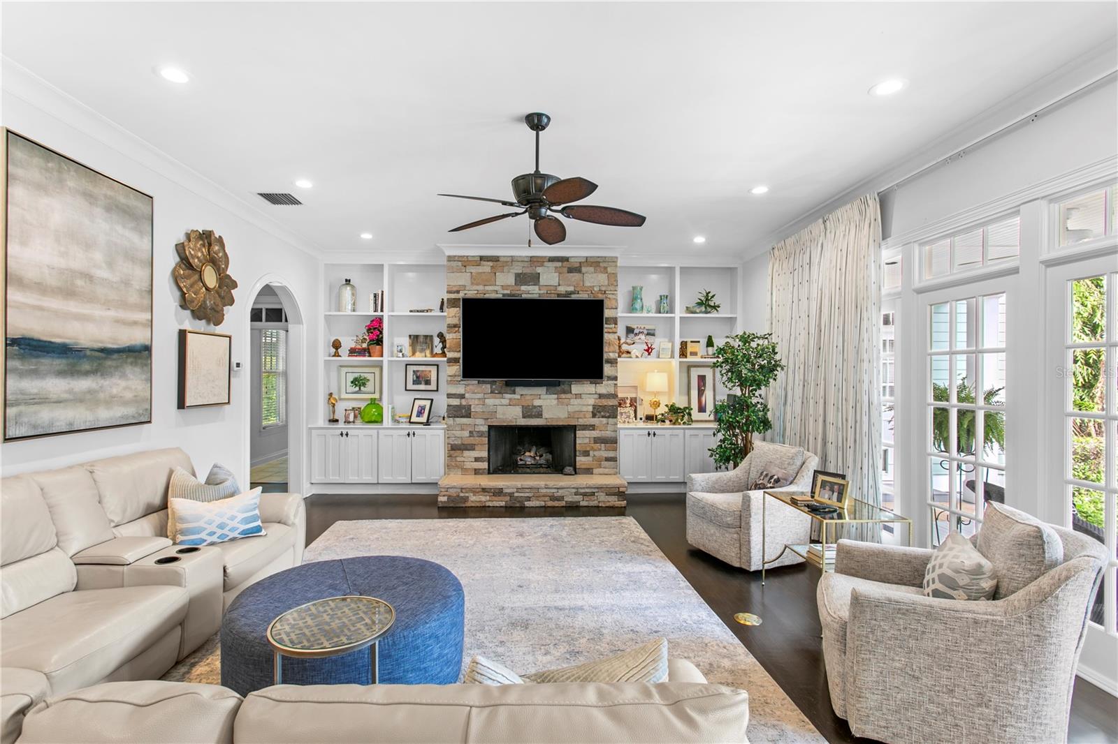 Listing photo id 14 for 3126 Oaklyn Avenue