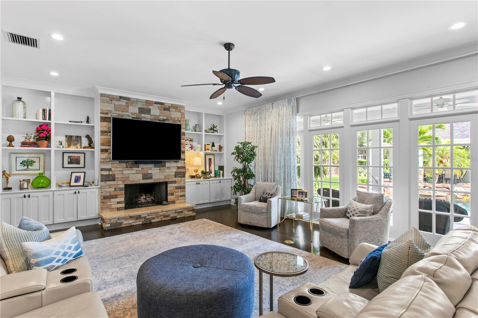 Listing photo id 17 for 3126 Oaklyn Avenue
