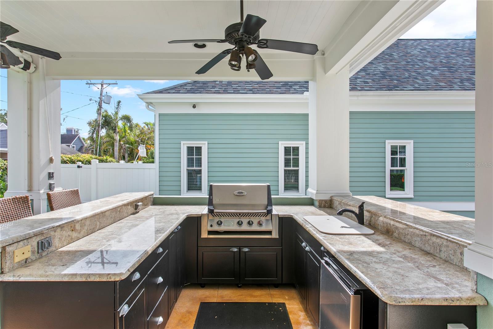 Listing photo id 25 for 3126 Oaklyn Avenue