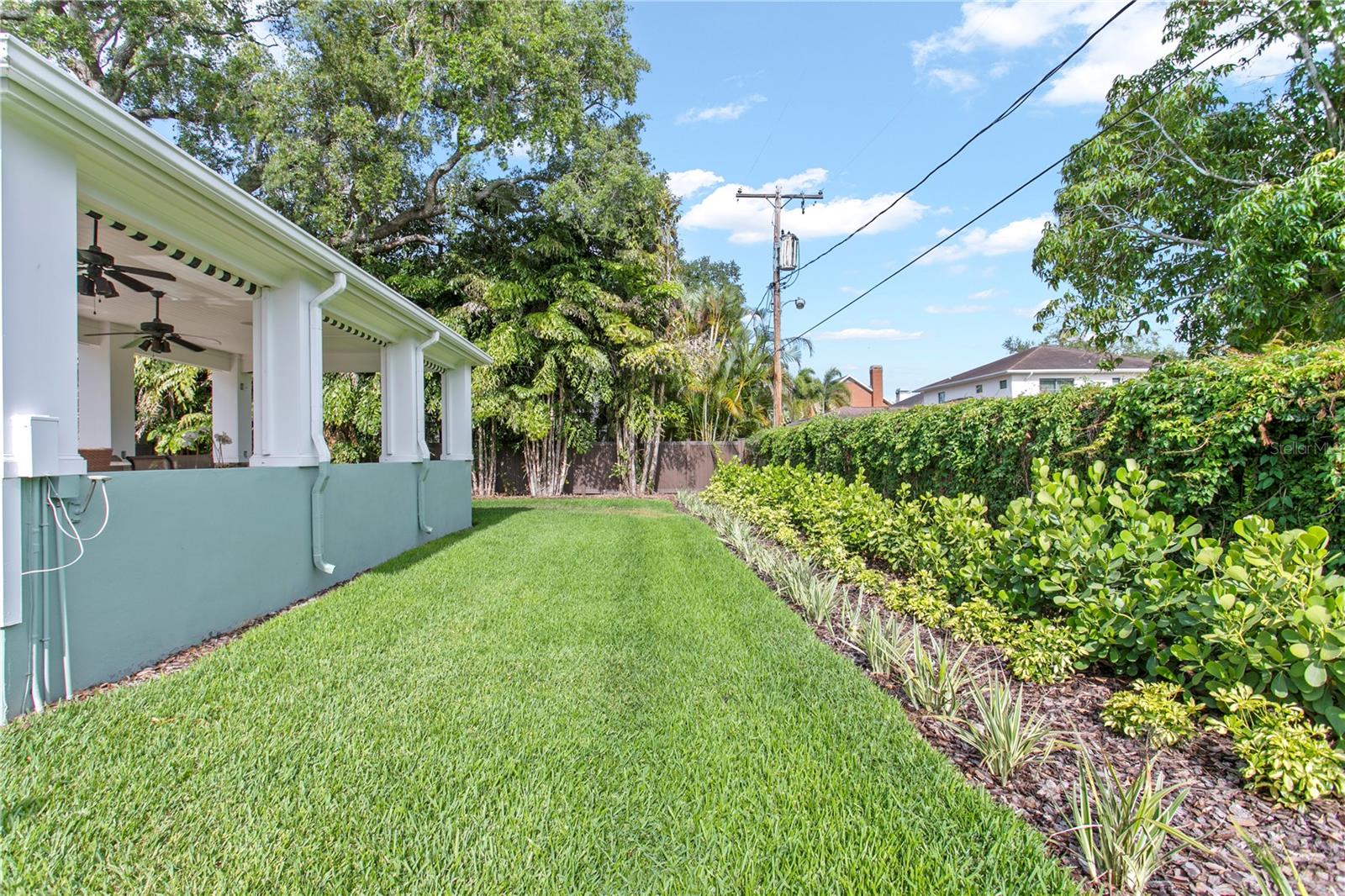 Listing photo id 28 for 3126 Oaklyn Avenue