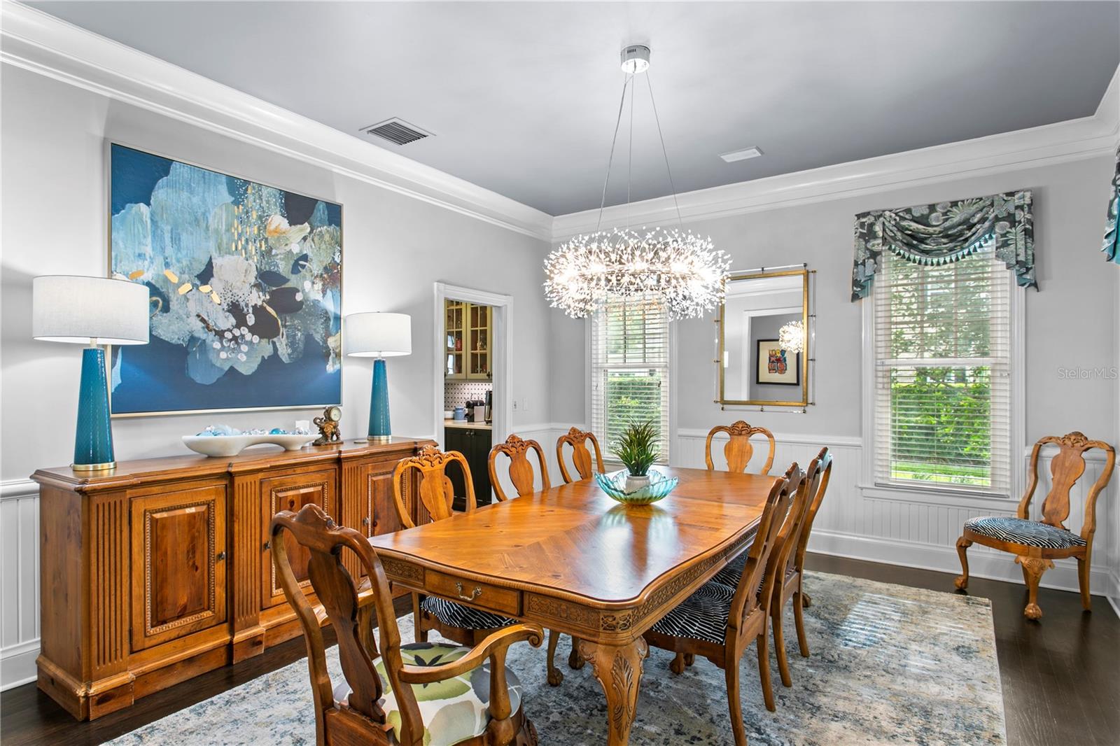 Listing photo id 3 for 3126 Oaklyn Avenue