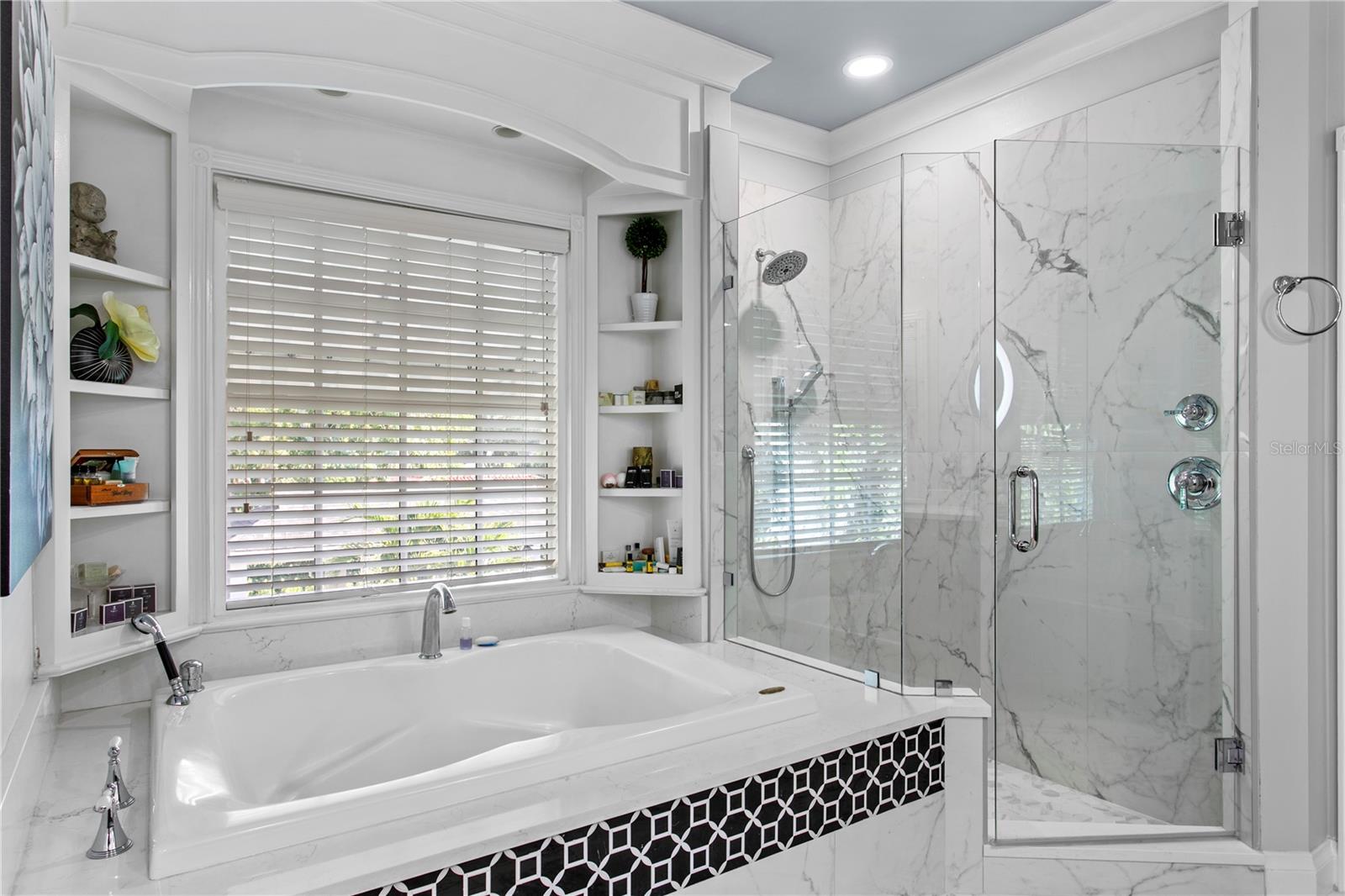 Listing photo id 55 for 3126 Oaklyn Avenue