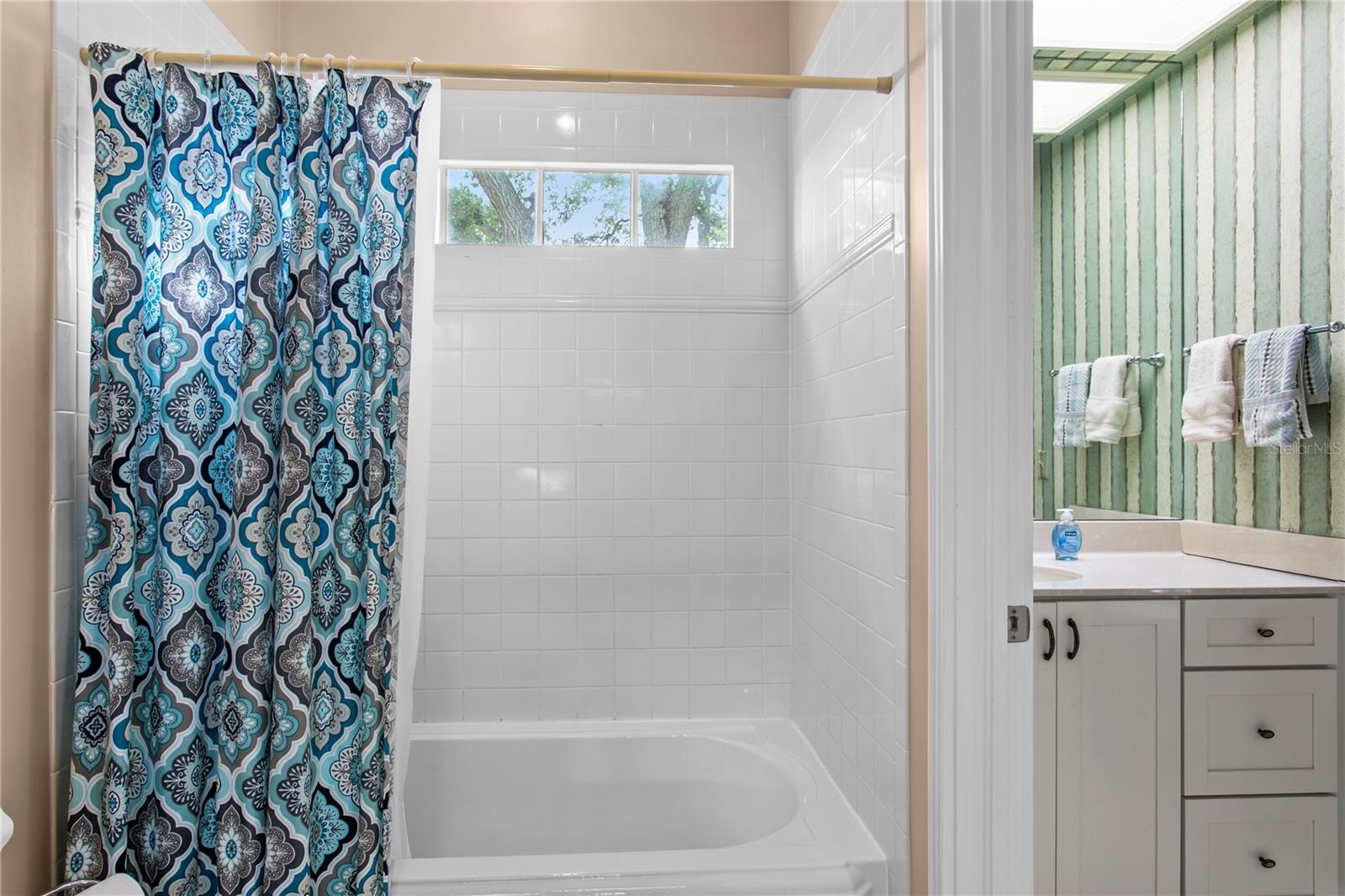 Listing photo id 65 for 3126 Oaklyn Avenue