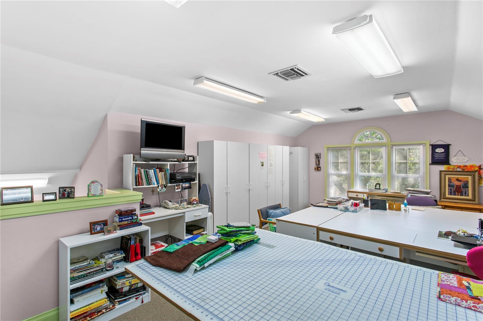 Listing photo id 69 for 3126 Oaklyn Avenue