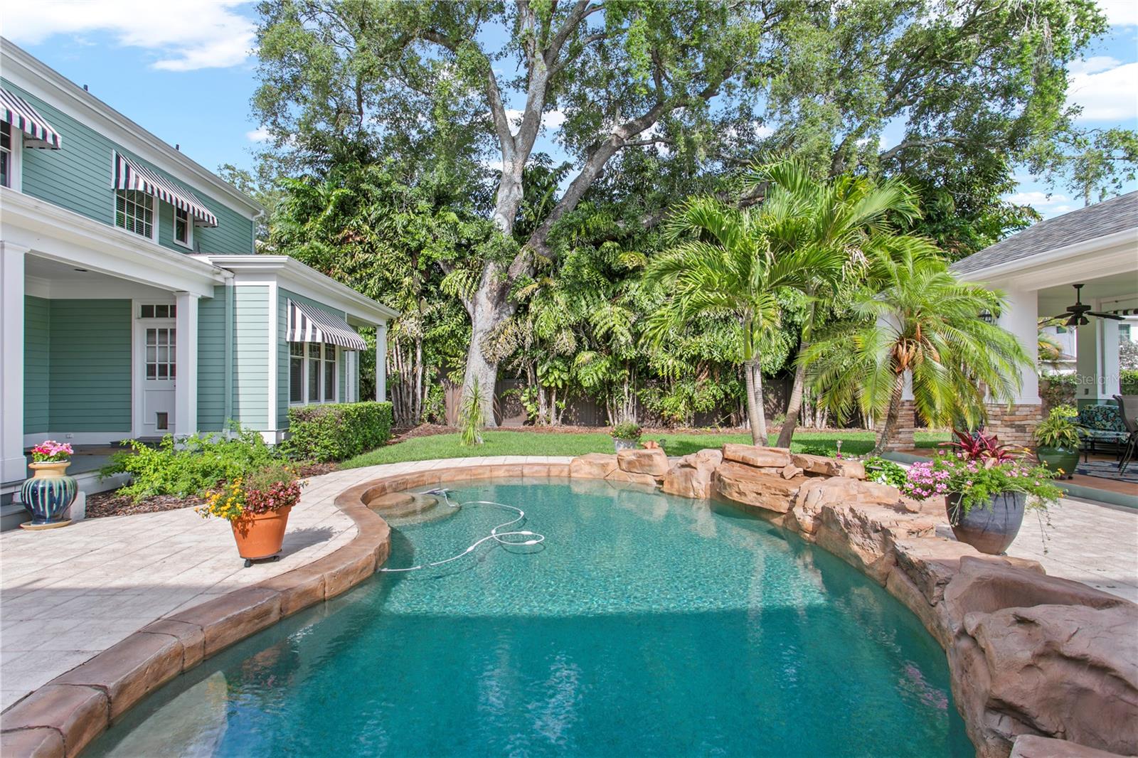 Listing photo id 74 for 3126 Oaklyn Avenue