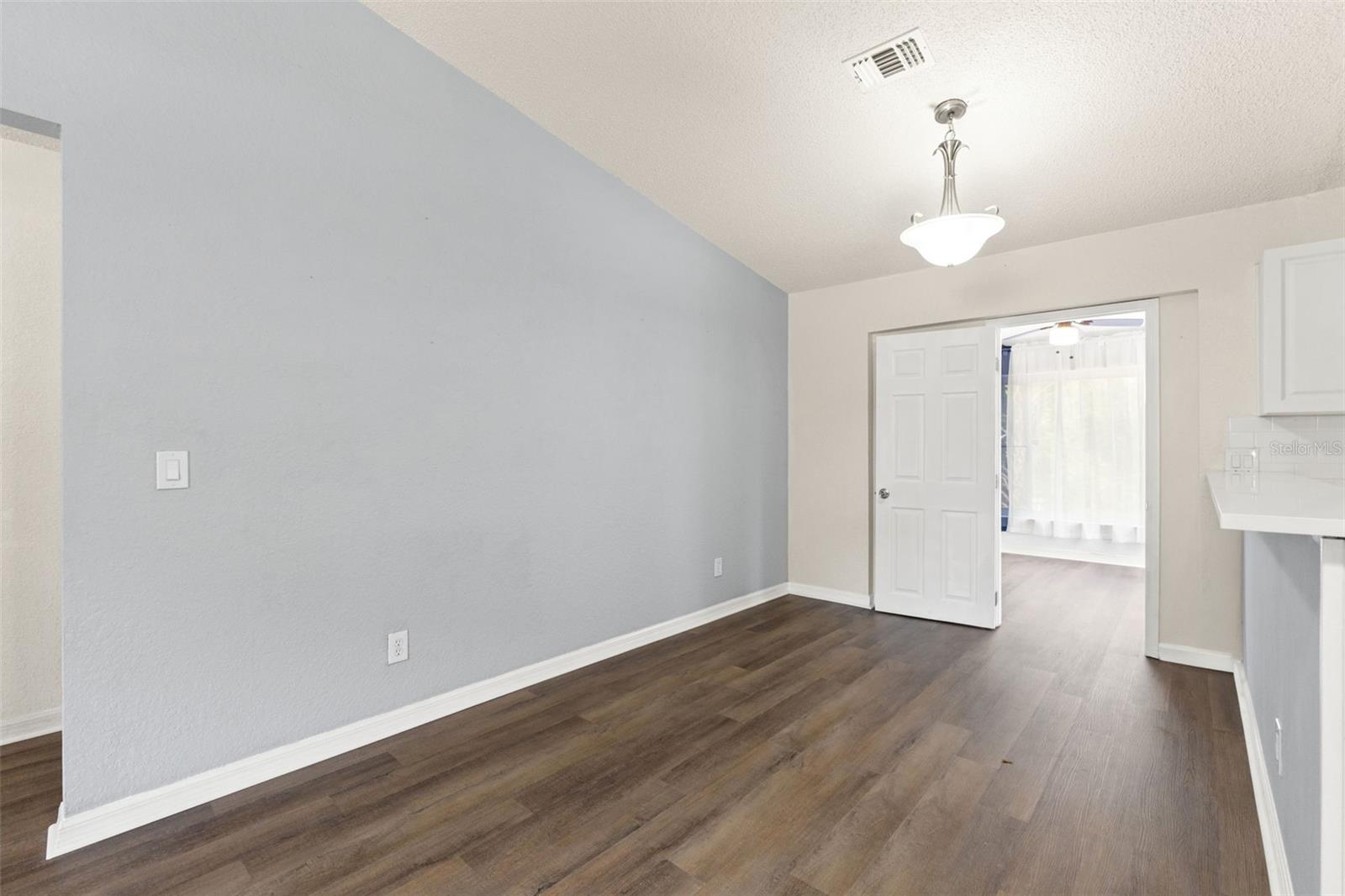 Image 11 of 44 For 5525 Piedmont Drive