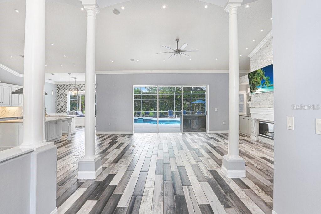 Image 6 of 94 For 30303 Laurelwood Lane