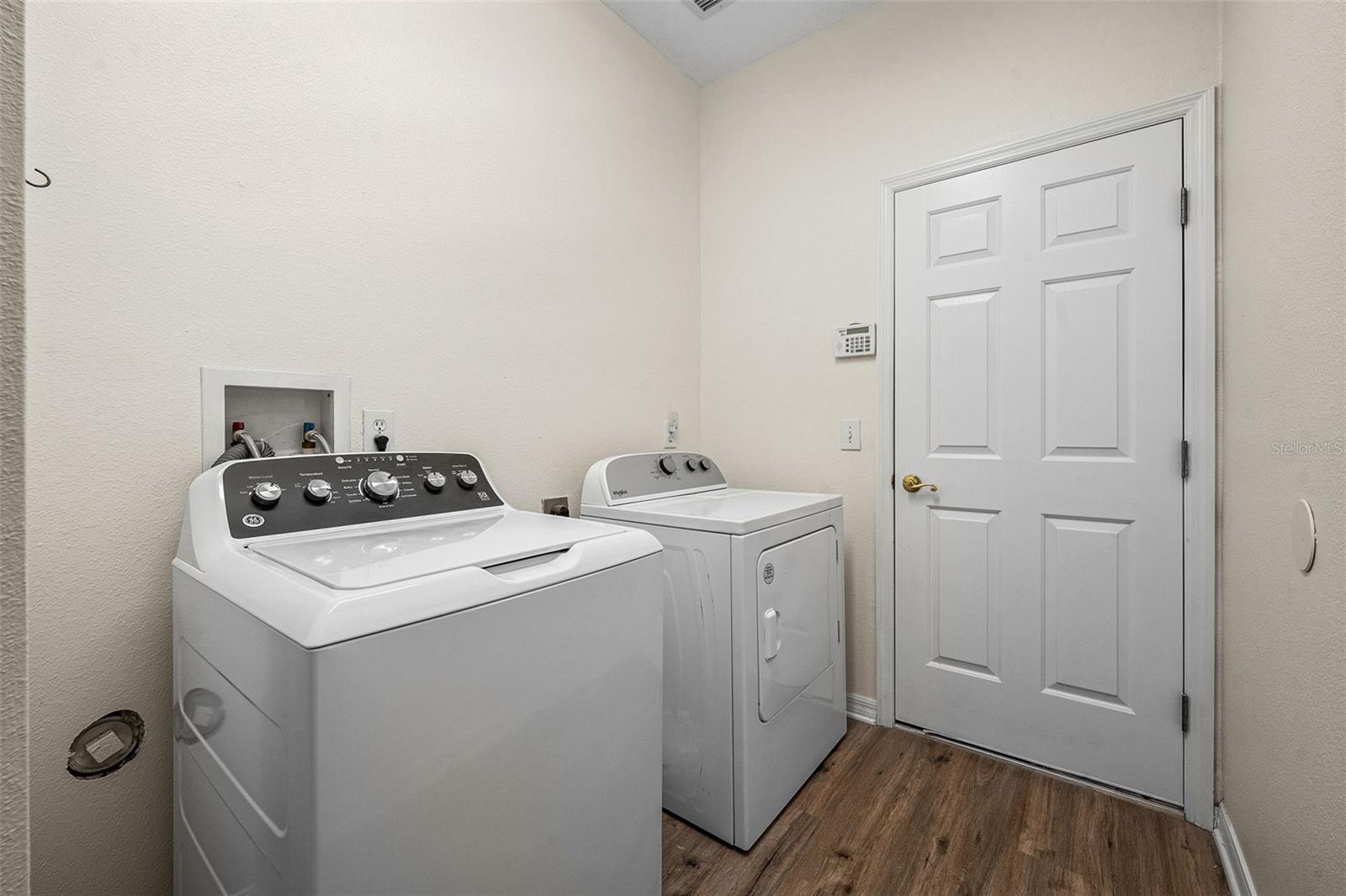 Image 10 of 58 For 27338 Hollybrook Trail