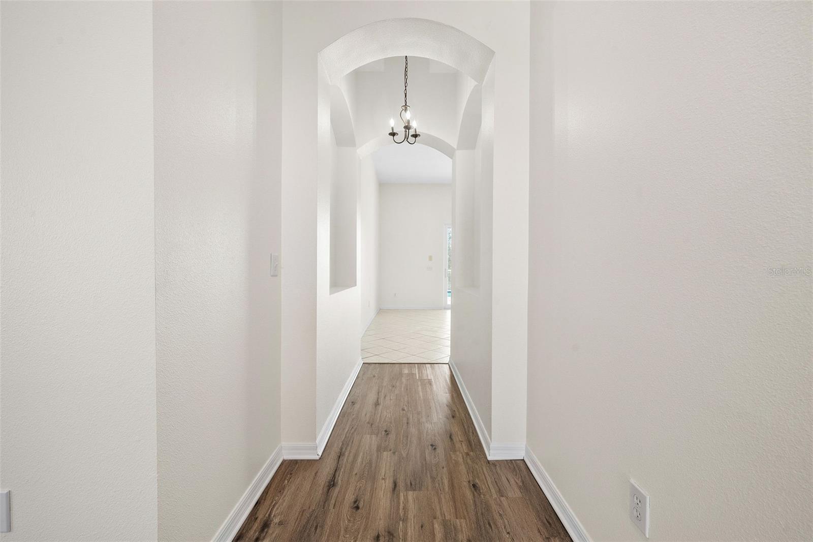 Image 11 of 58 For 27338 Hollybrook Trail