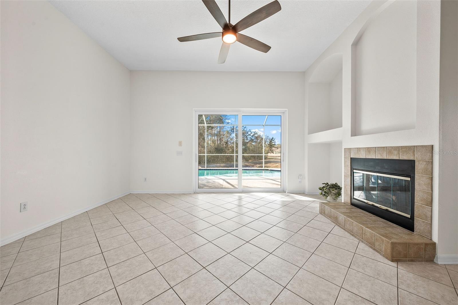 Image 14 of 58 For 27338 Hollybrook Trail