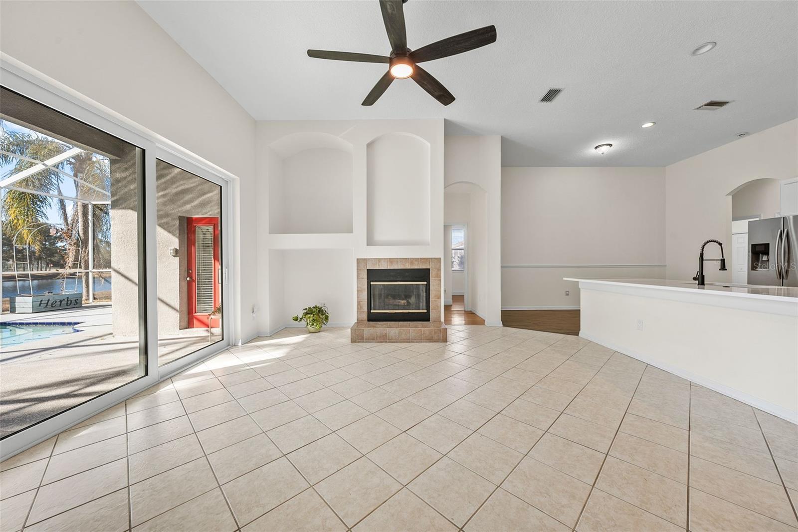 Image 16 of 58 For 27338 Hollybrook Trail