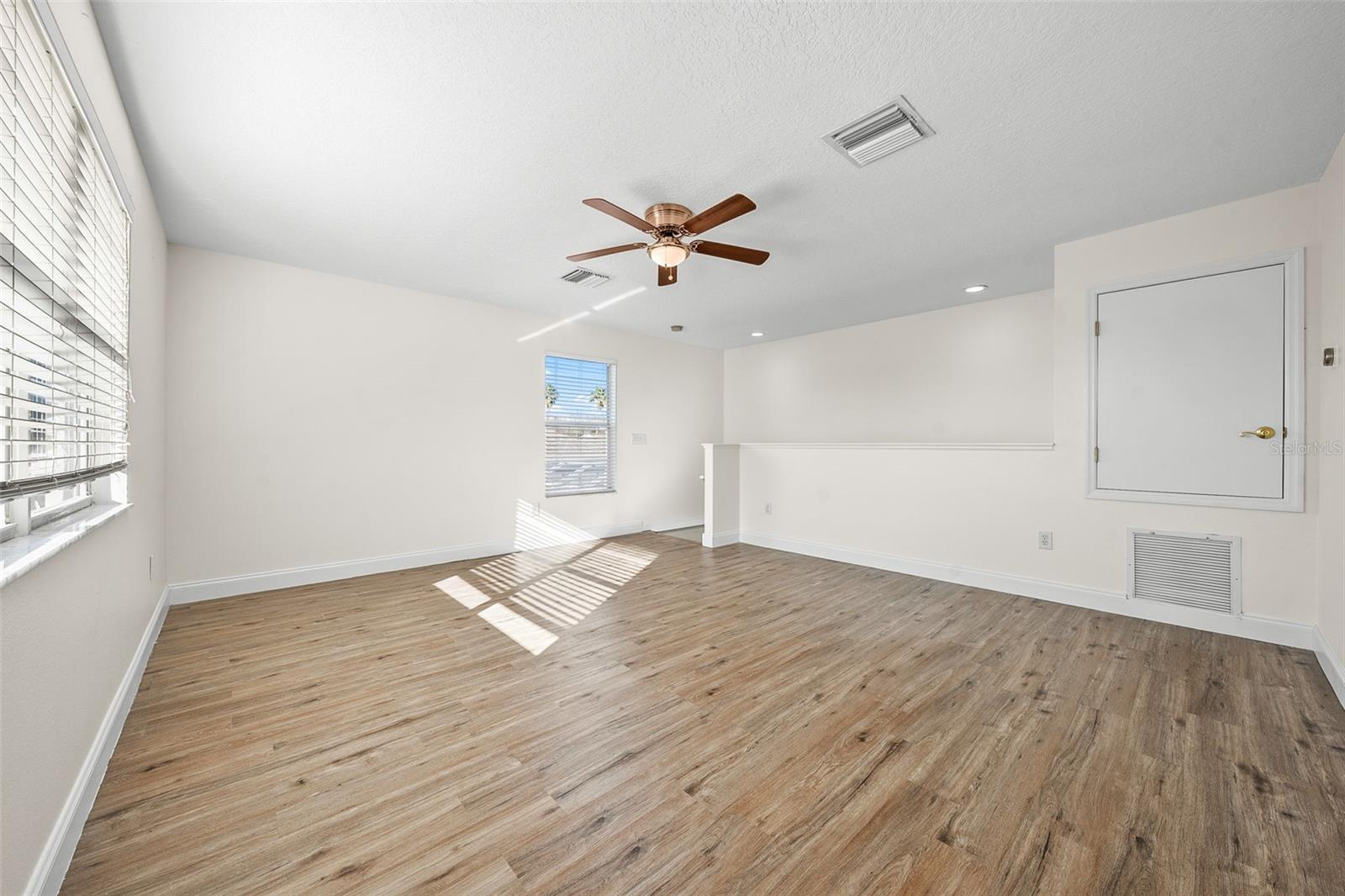 Image 44 of 58 For 27338 Hollybrook Trail