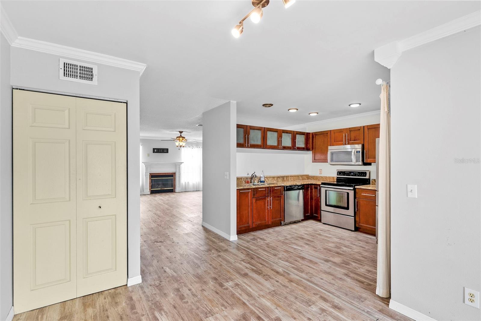 Image 13 of 35 For 5314 Abinger Court