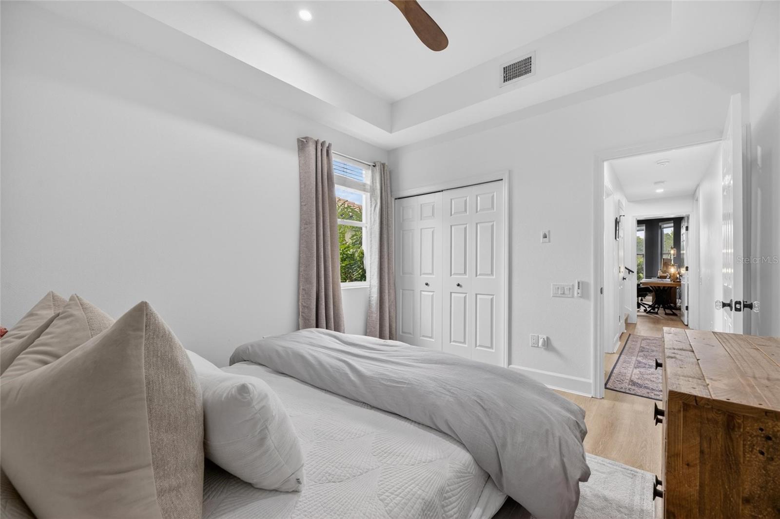 Image 43 of 83 For 9507 Royal Calcutta Place