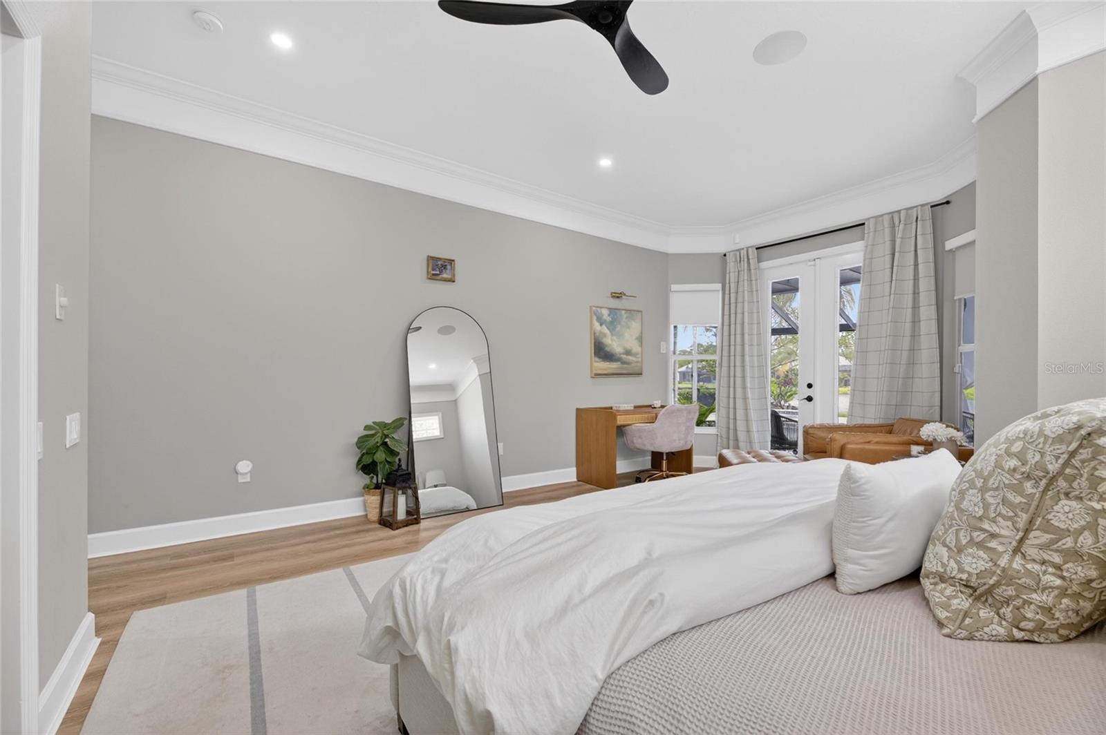 Image 47 of 83 For 9507 Royal Calcutta Place