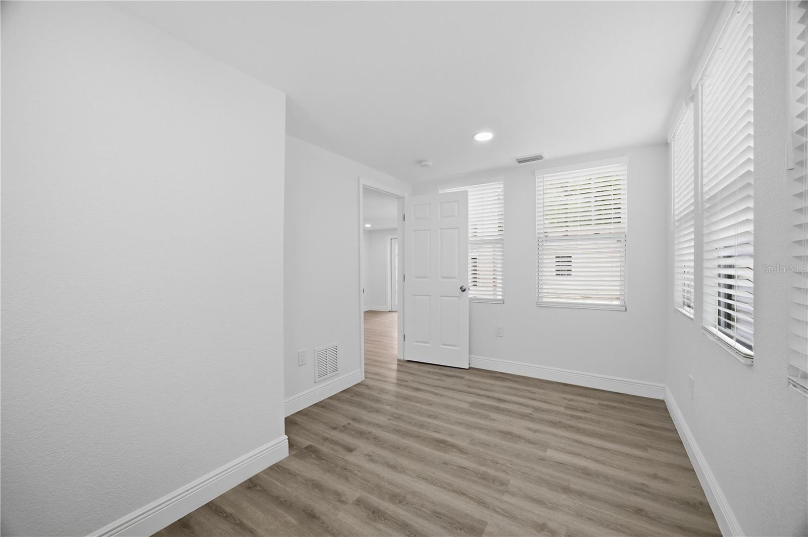 Image 17 of 53 For 1315 22nd Avenue S