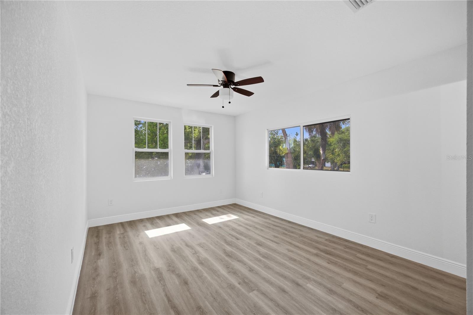 Image 21 of 53 For 1315 22nd Avenue S