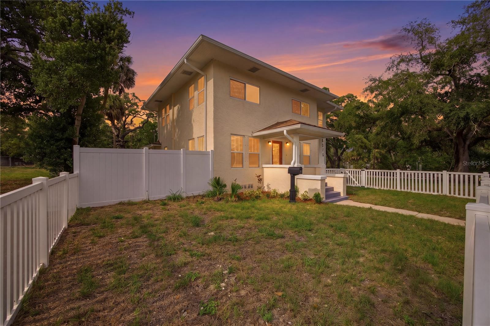 Image 4 of 53 For 1315 22nd Avenue S