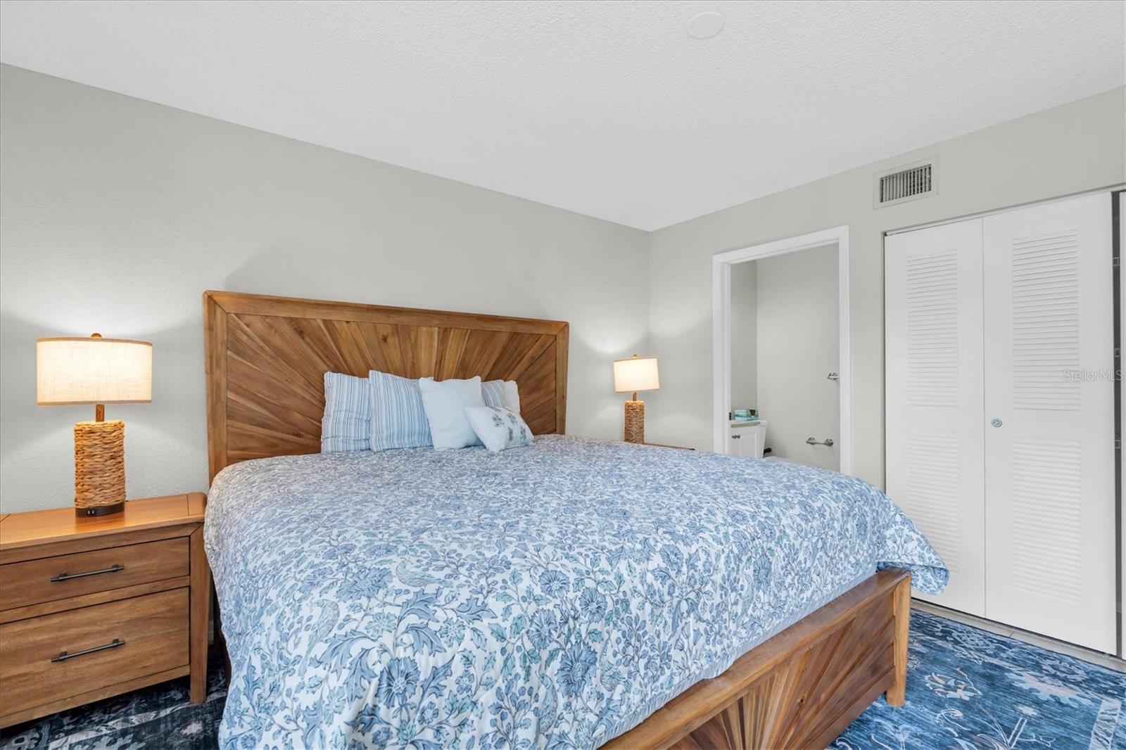 Image 13 of 32 For 3001 58th Avenue S 1211