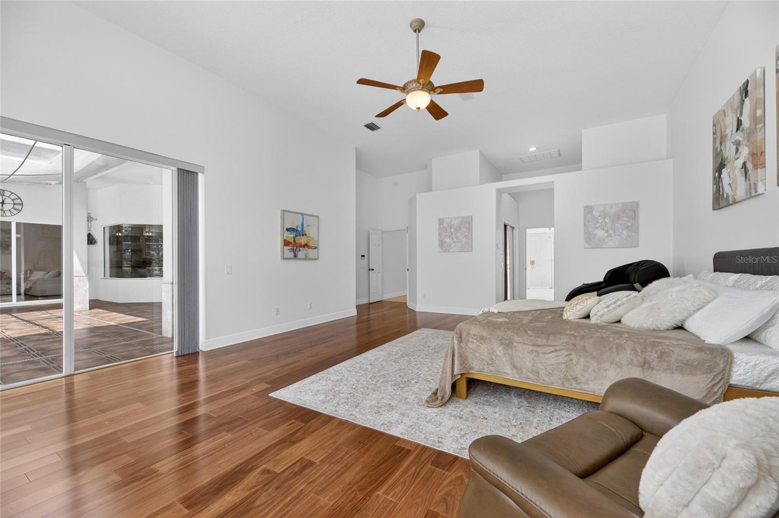 Image 42 of 90 For 6353 Maclaurin Drive