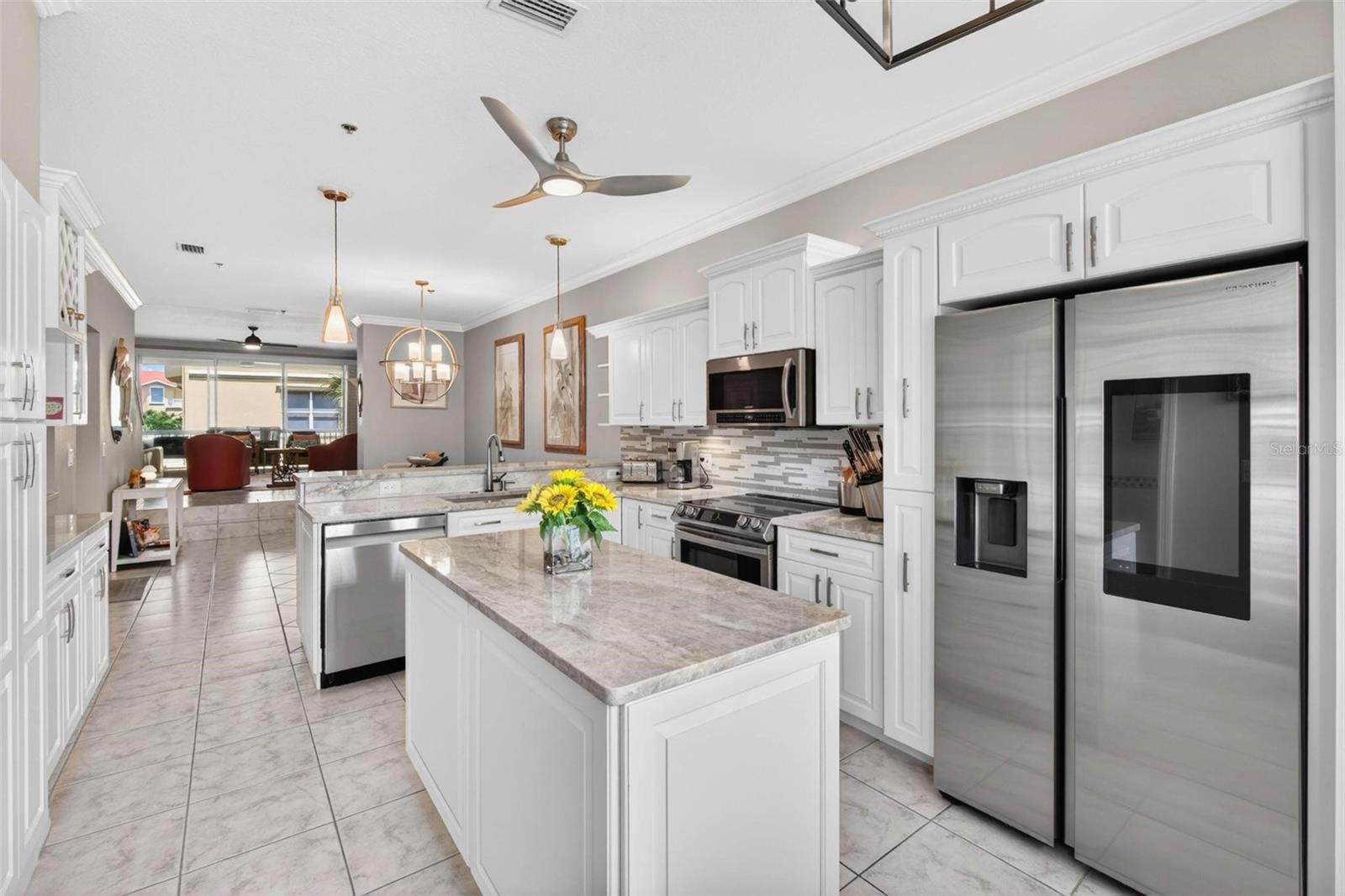Image 13 of 49 For 1033 Pinellas Bayway S