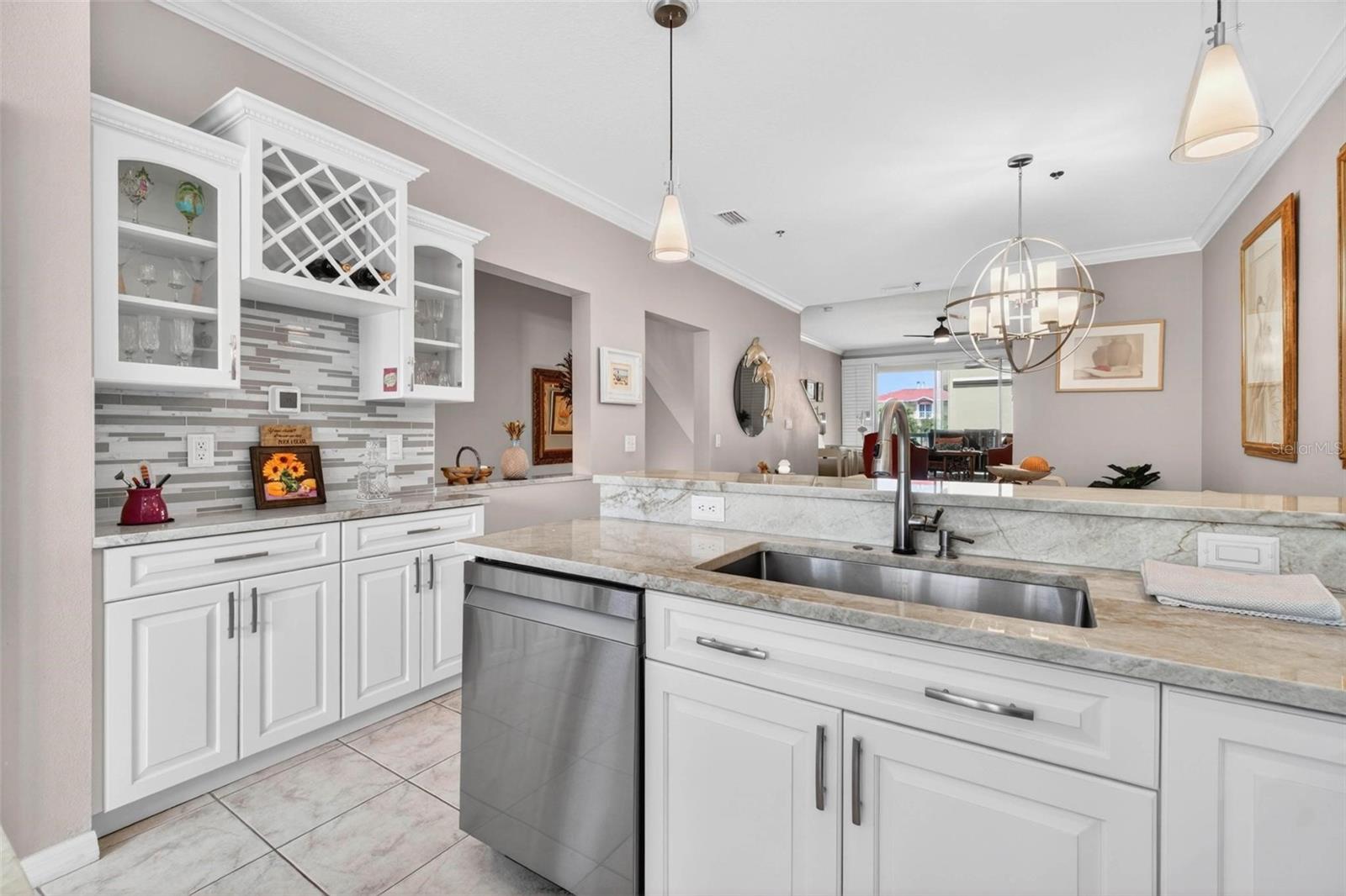 Image 16 of 49 For 1033 Pinellas Bayway S