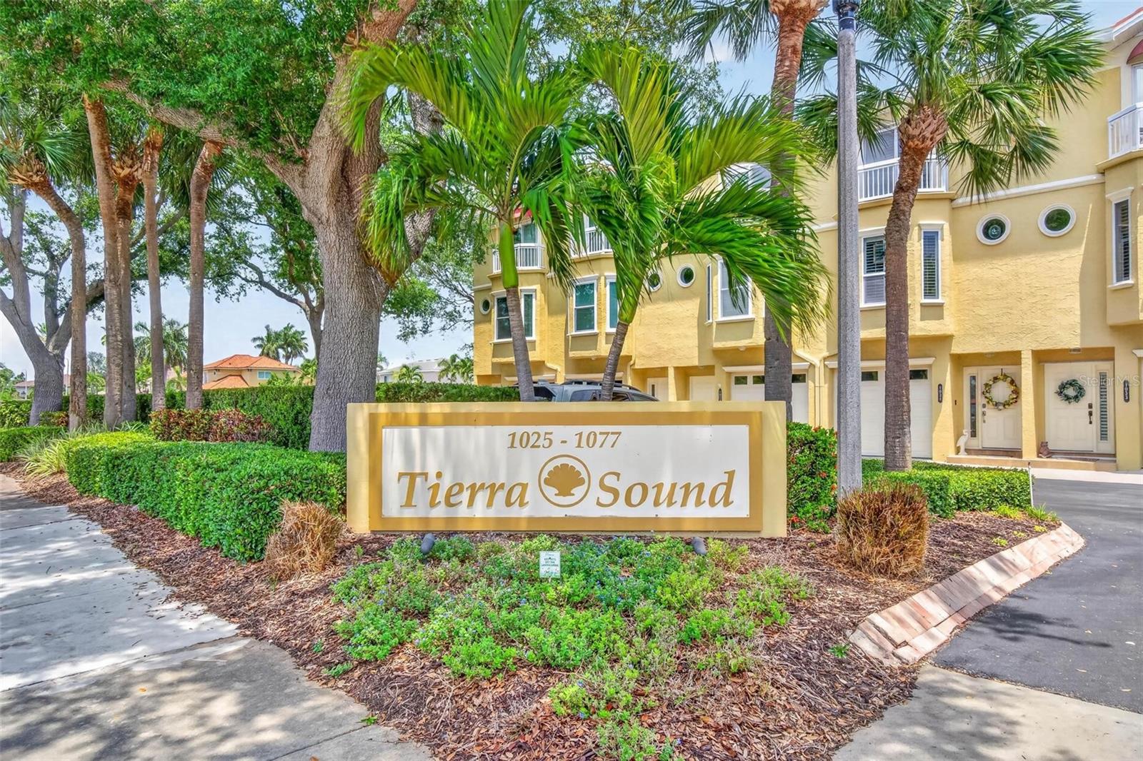 Image 2 of 49 For 1033 Pinellas Bayway S