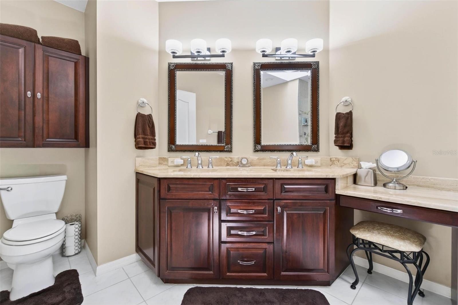 Image 24 of 49 For 1033 Pinellas Bayway S