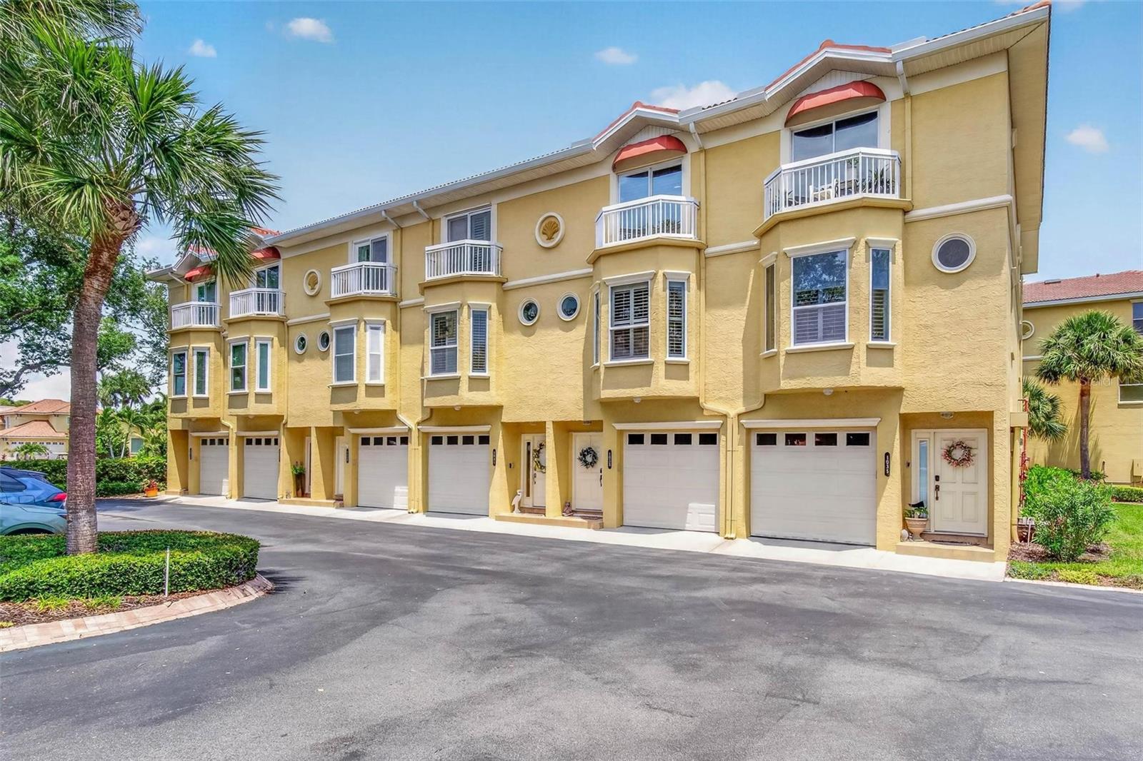 Image 3 of 49 For 1033 Pinellas Bayway S
