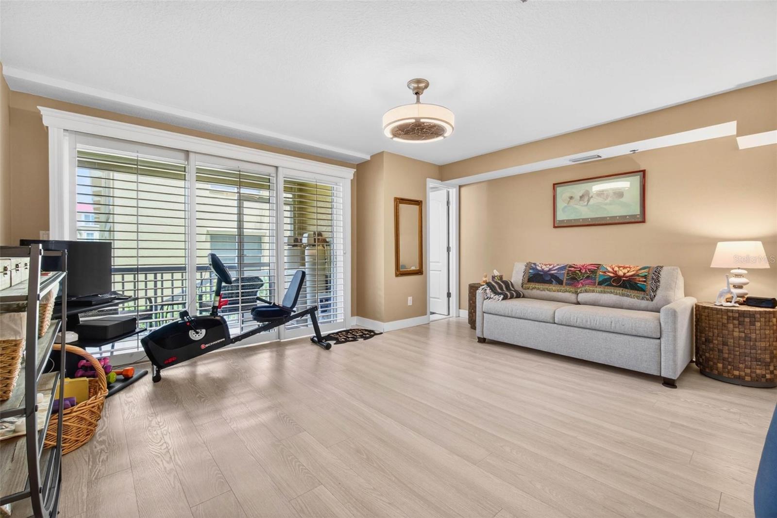 Image 35 of 49 For 1033 Pinellas Bayway S