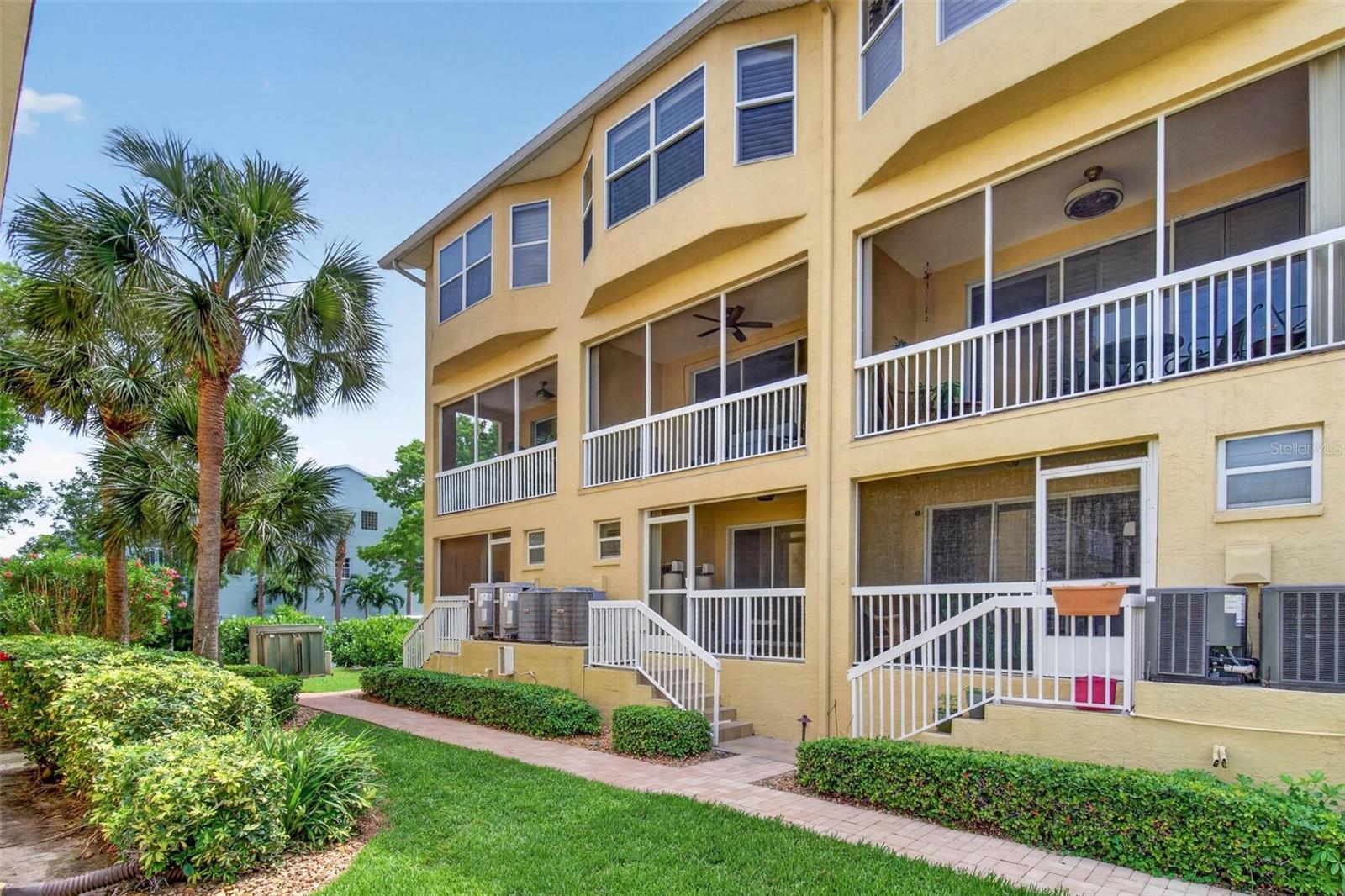 Image 39 of 49 For 1033 Pinellas Bayway S