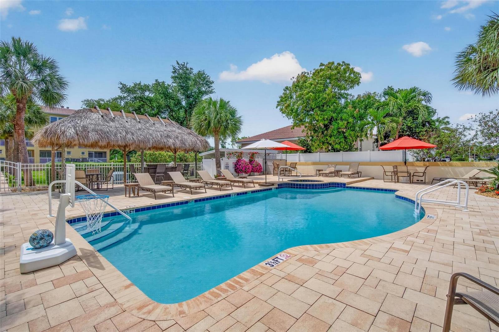Image 41 of 49 For 1033 Pinellas Bayway S