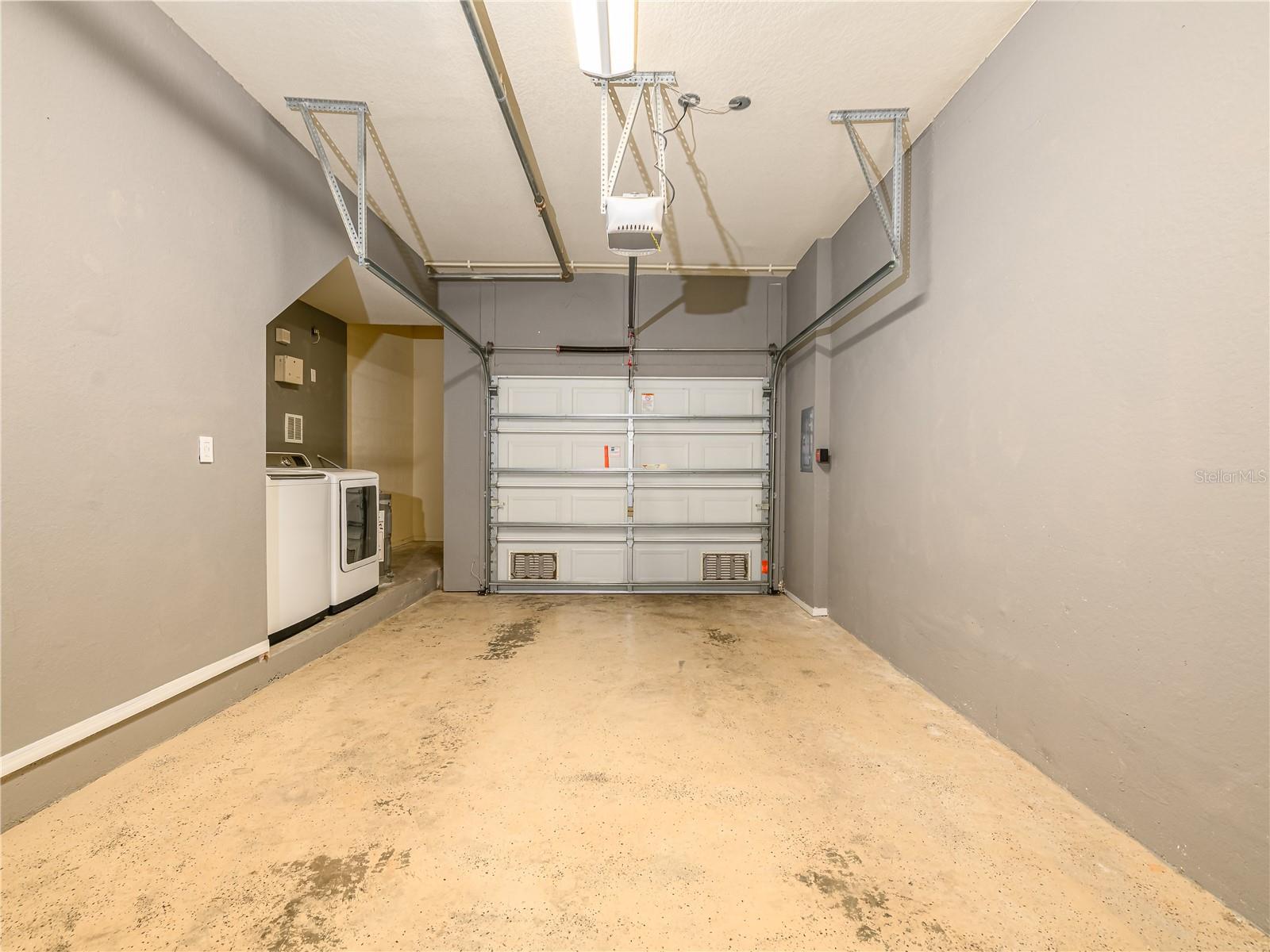 Image 20 of 25 For 131 Grand Beach Place 131