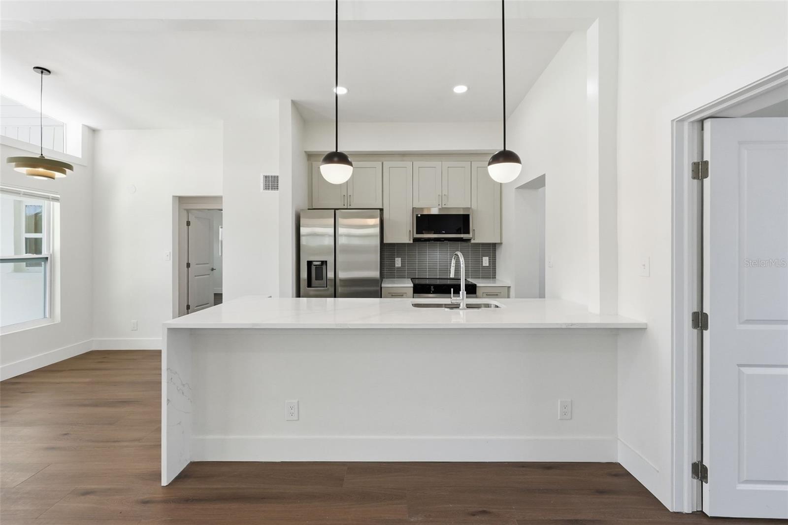 Image 16 of 52 For 2989 Greenbriar Street