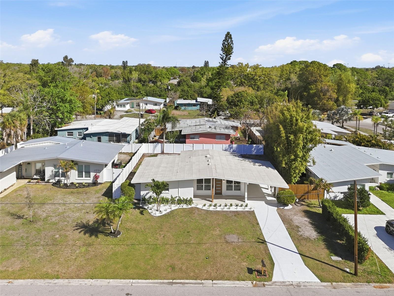Image 2 of 52 For 2989 Greenbriar Street