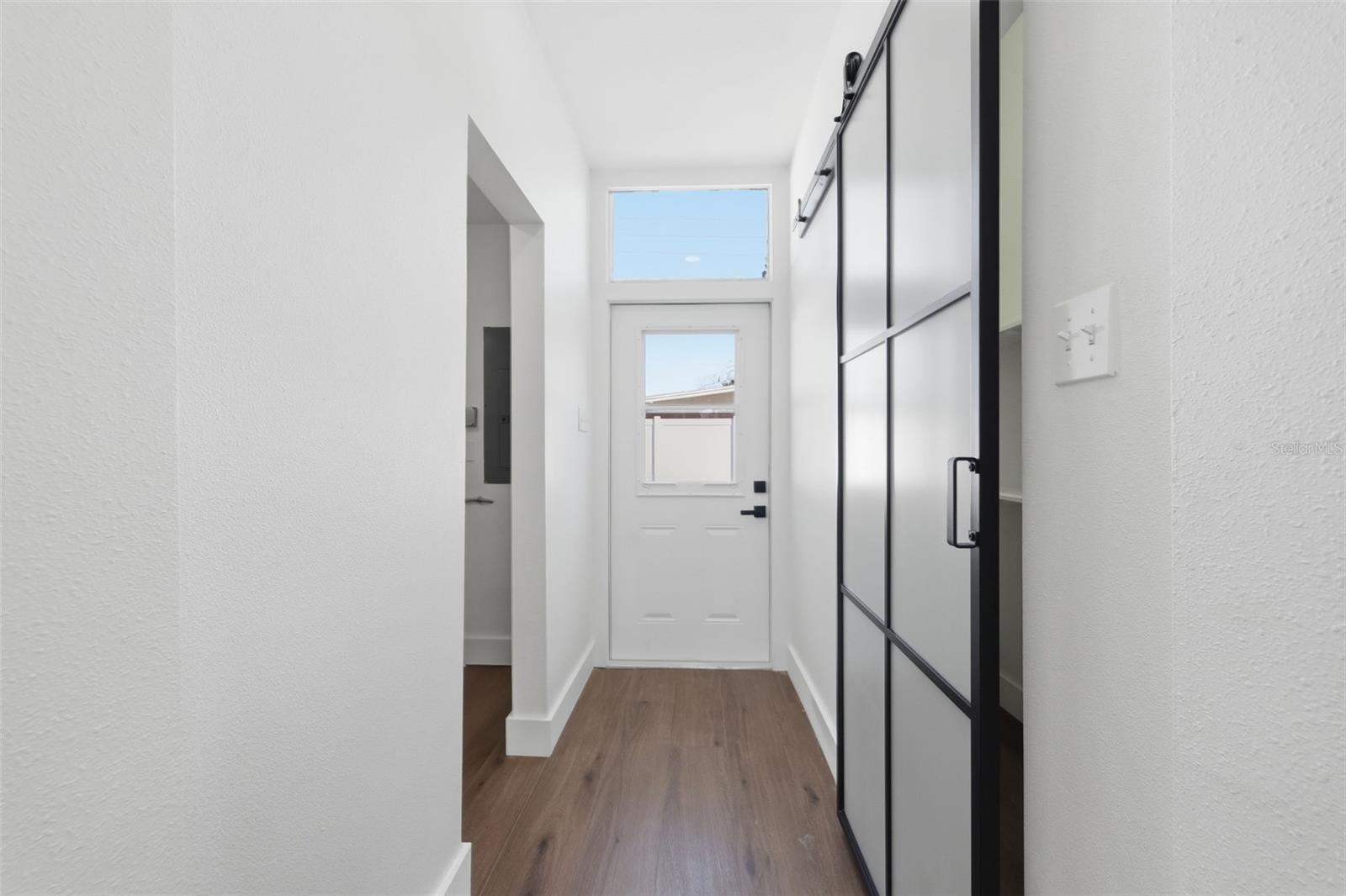 Image 20 of 52 For 2989 Greenbriar Street