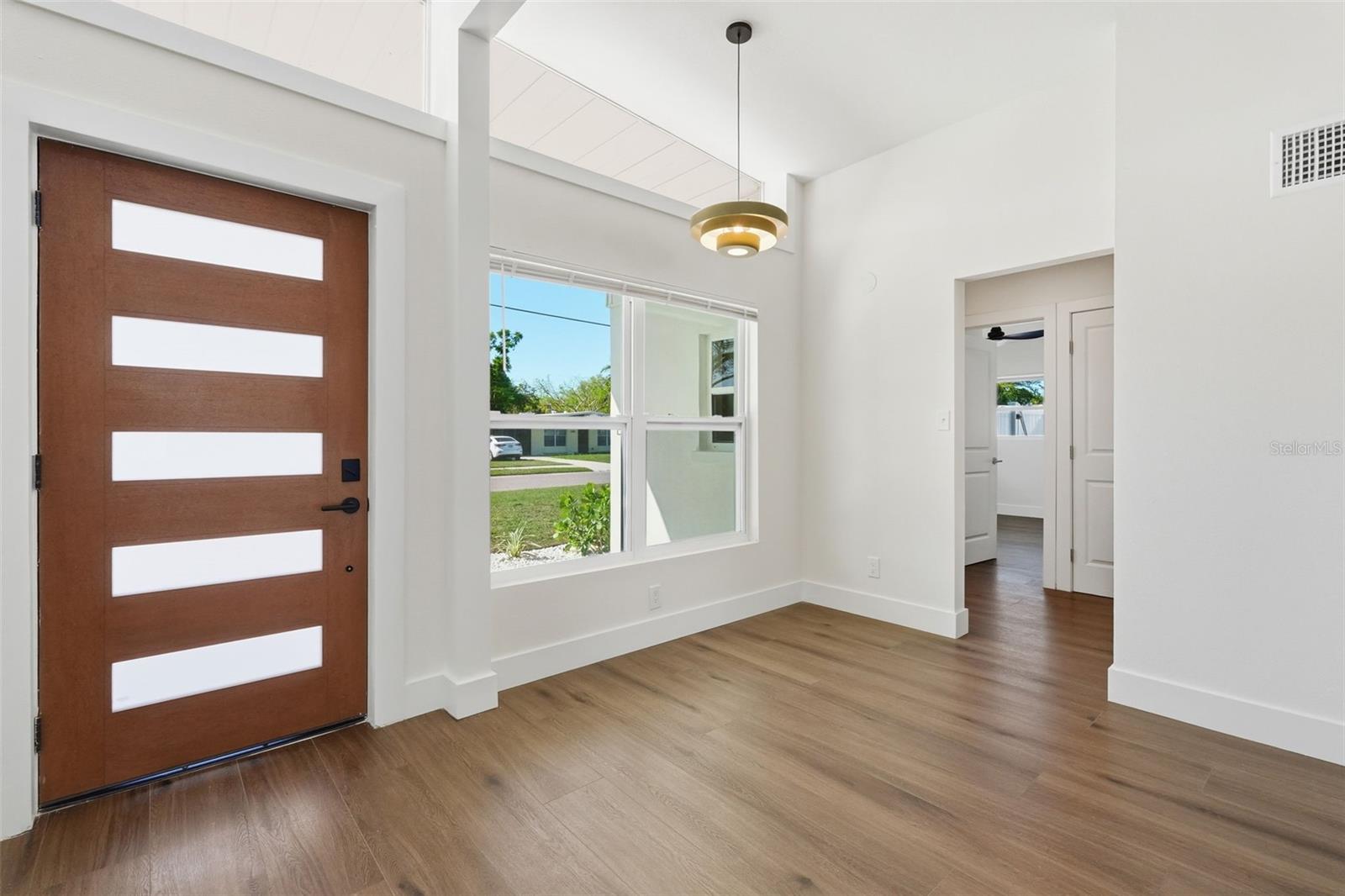 Image 23 of 52 For 2989 Greenbriar Street