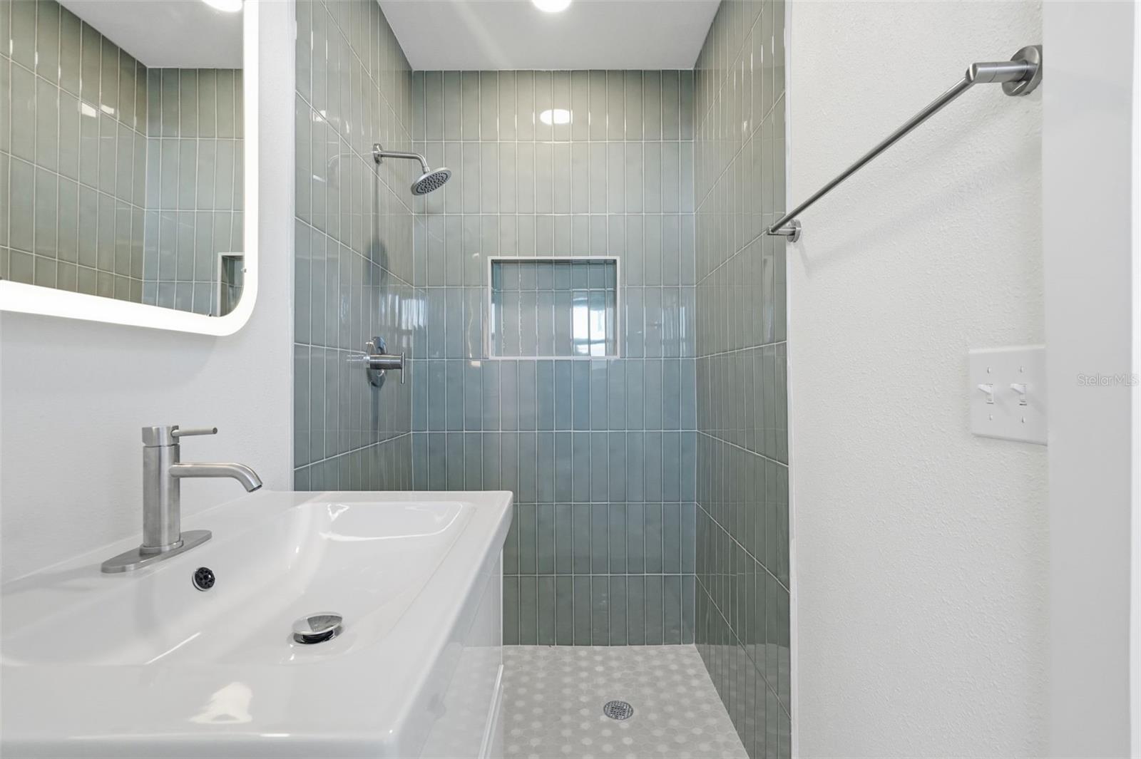 Image 33 of 52 For 2989 Greenbriar Street