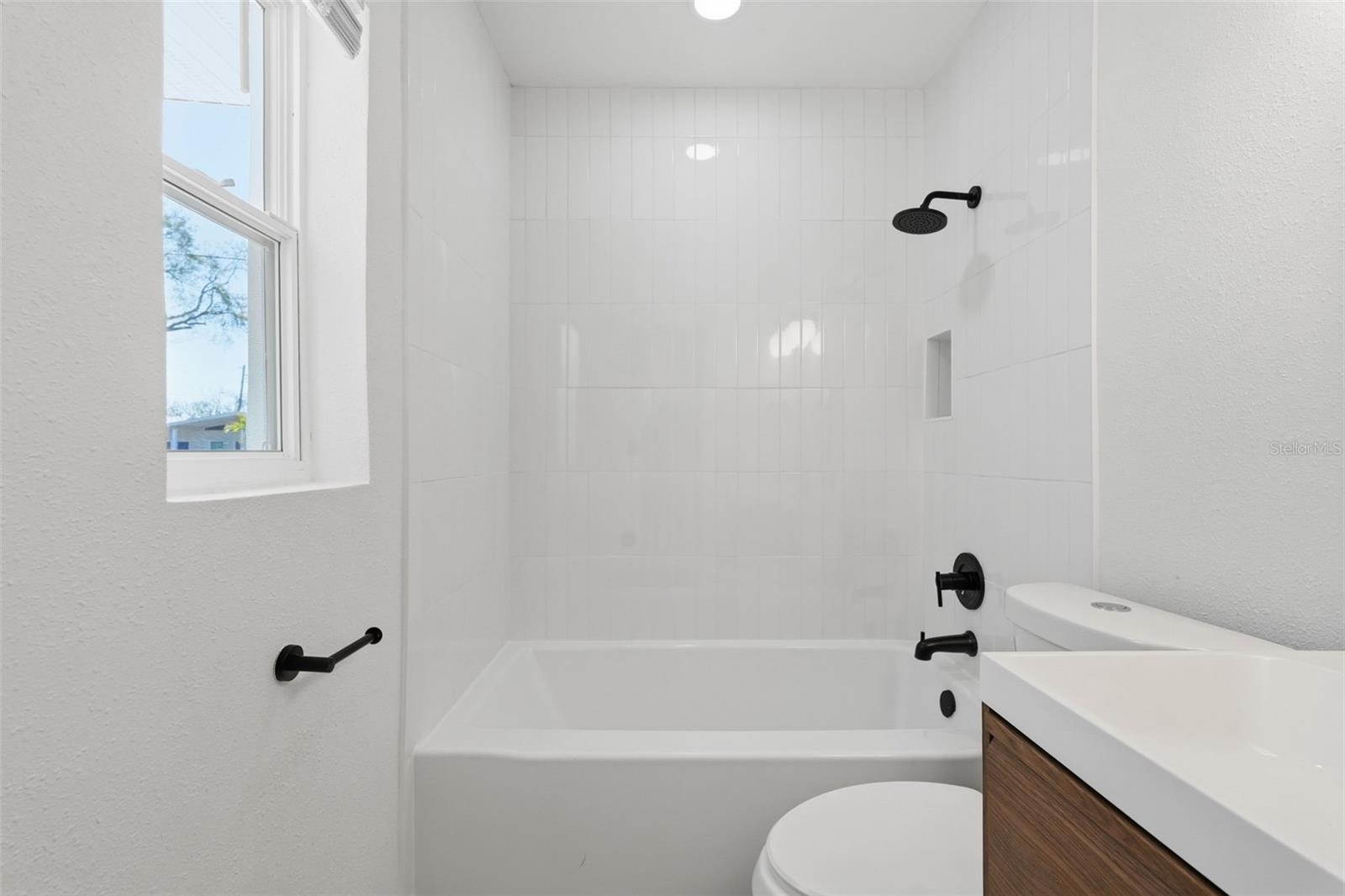Image 38 of 52 For 2989 Greenbriar Street