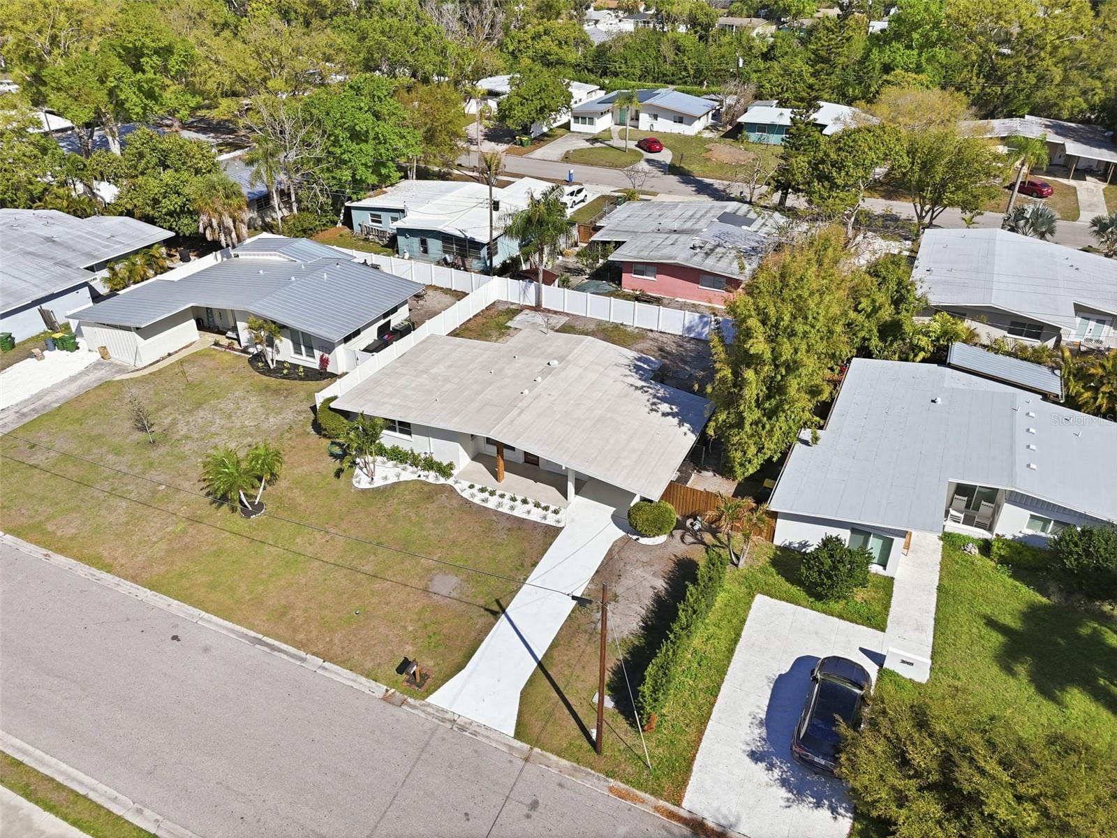 Image 4 of 52 For 2989 Greenbriar Street