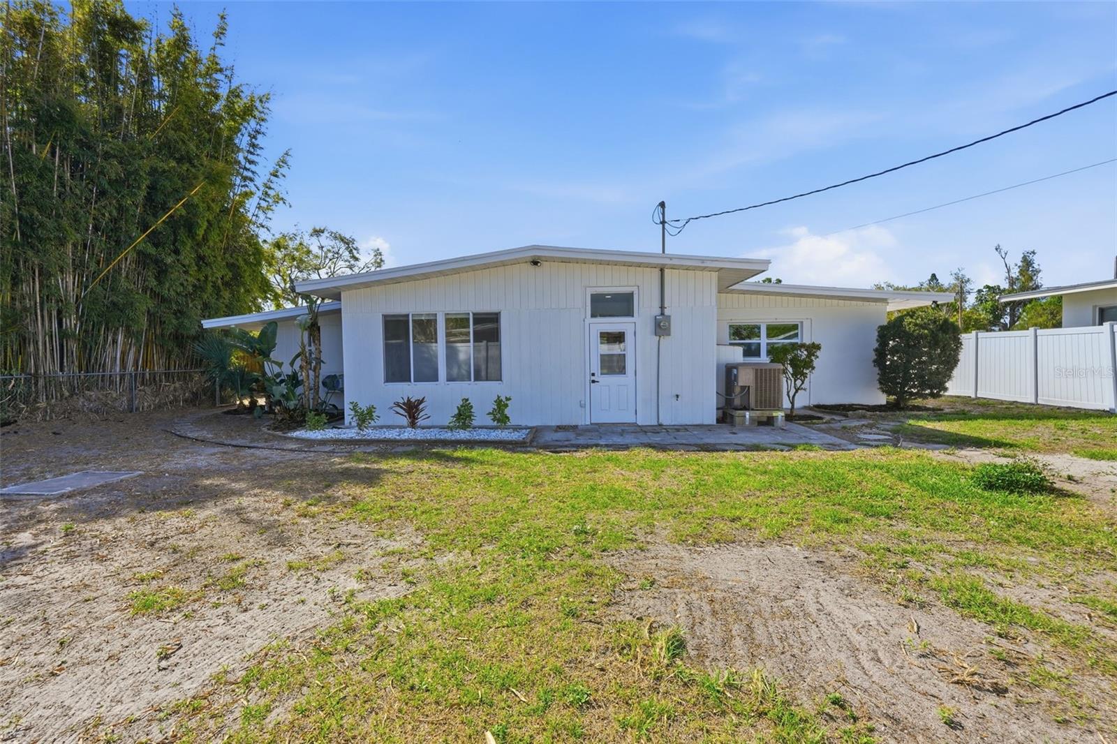 Image 42 of 52 For 2989 Greenbriar Street