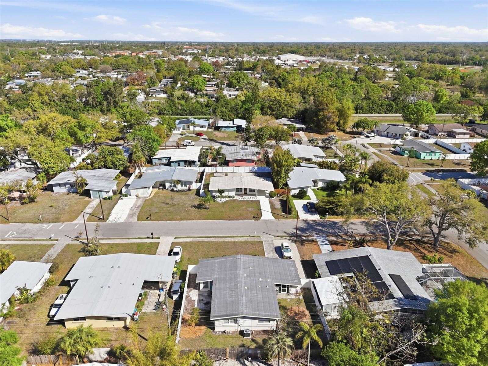 Image 8 of 52 For 2989 Greenbriar Street