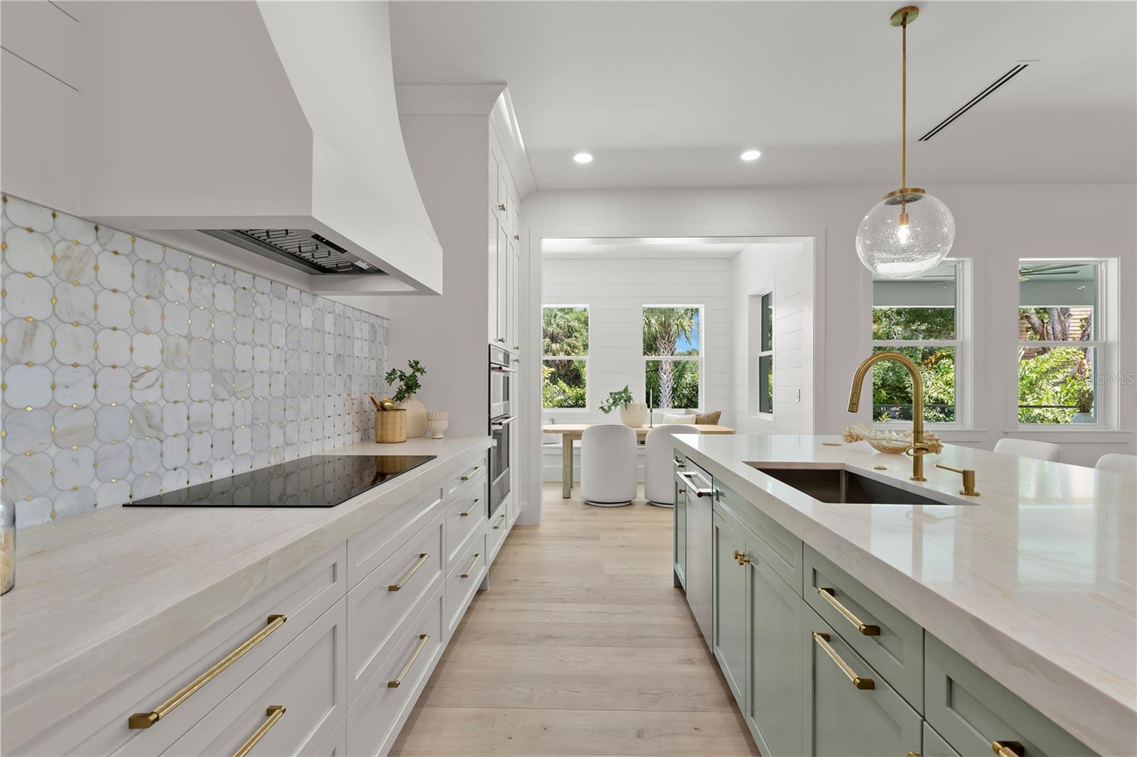 Image 21 of 77 For 511 Buckingham Avenue E