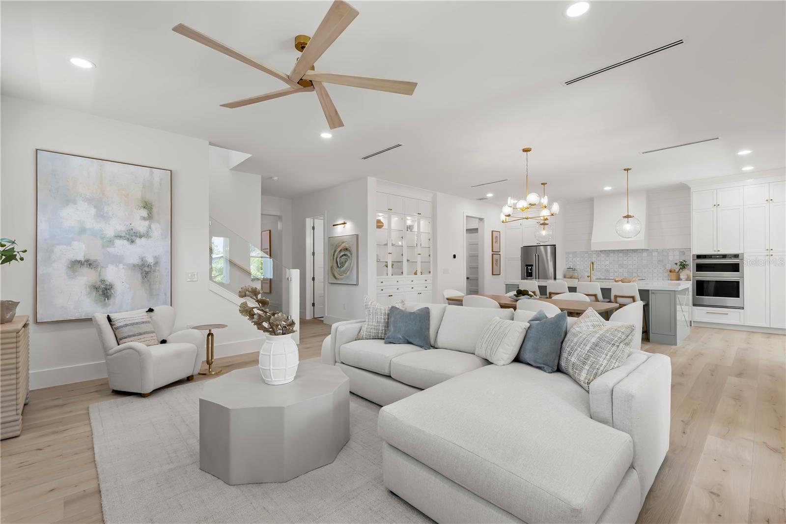 Image 30 of 77 For 511 Buckingham Avenue E